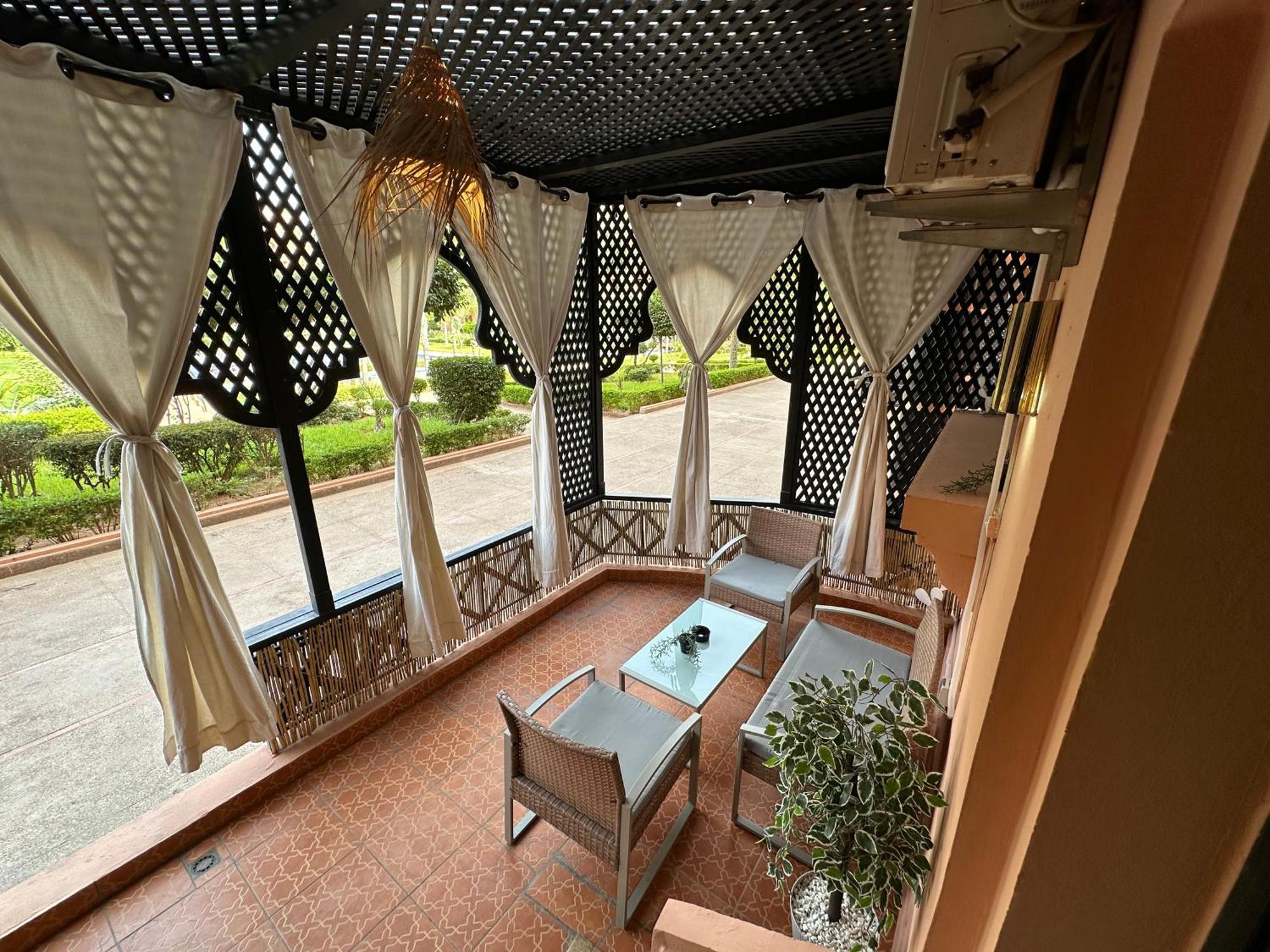 Oasis De Detente Avec Terrasse Et Vue Sur Piscine مراكش المظهر الخارجي الصورة