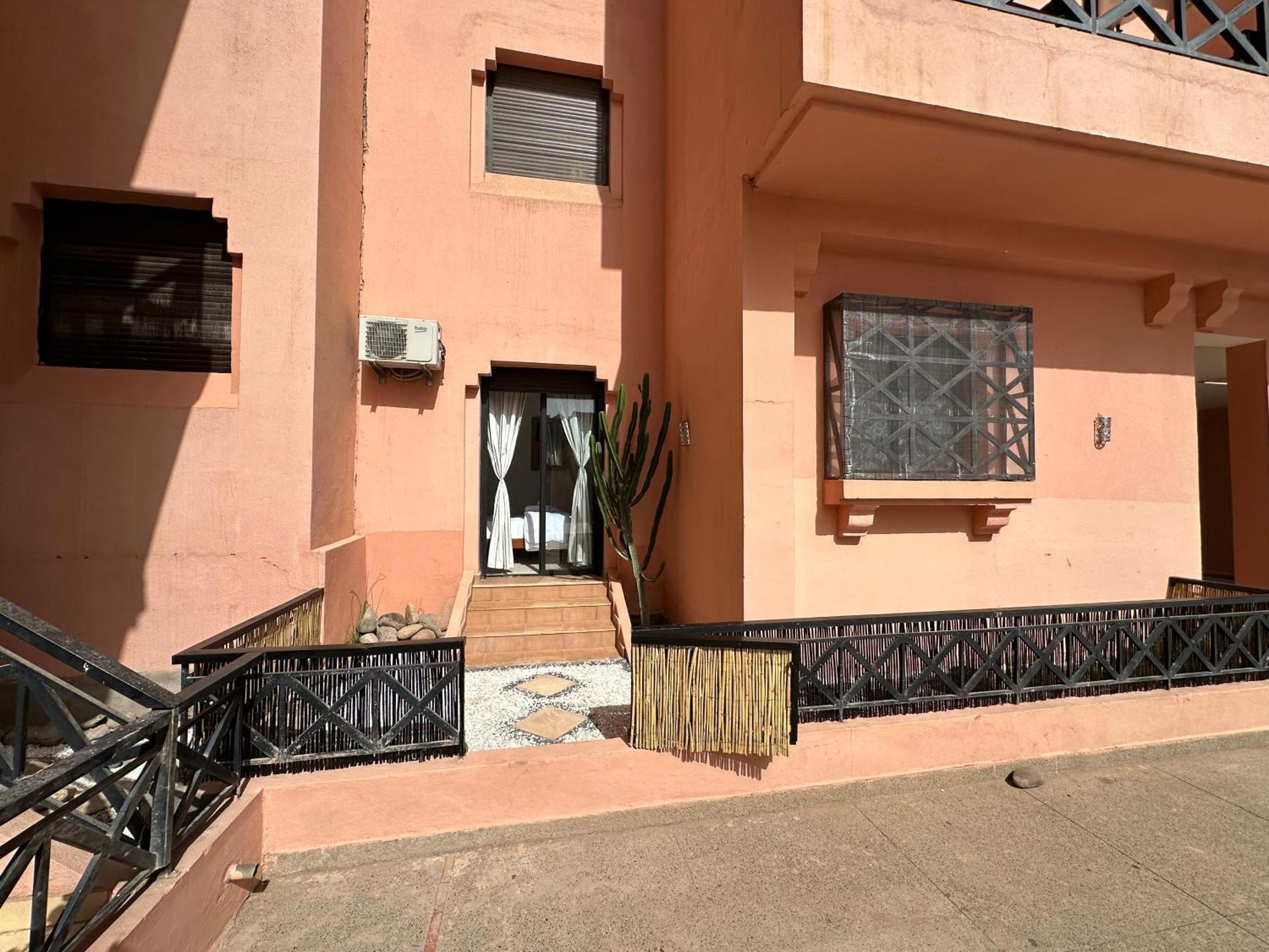 Oasis De Detente Avec Terrasse Et Vue Sur Piscine مراكش المظهر الخارجي الصورة